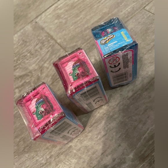 Shopkins toys/ Shopkins card game - Picture 3 of 6